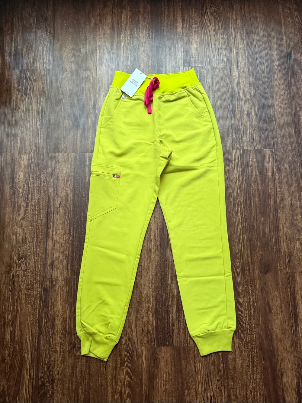 NWT FIGS Women’s Limeade Green High Waisted Zamora Jogger Scrub Pants-XXS Petite